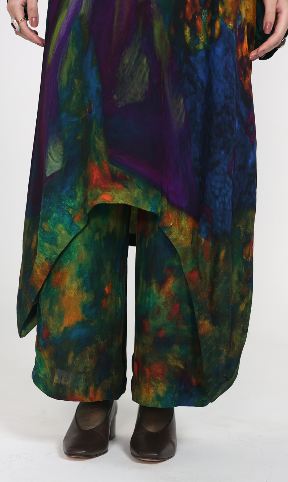 Flowers in a vase Pants